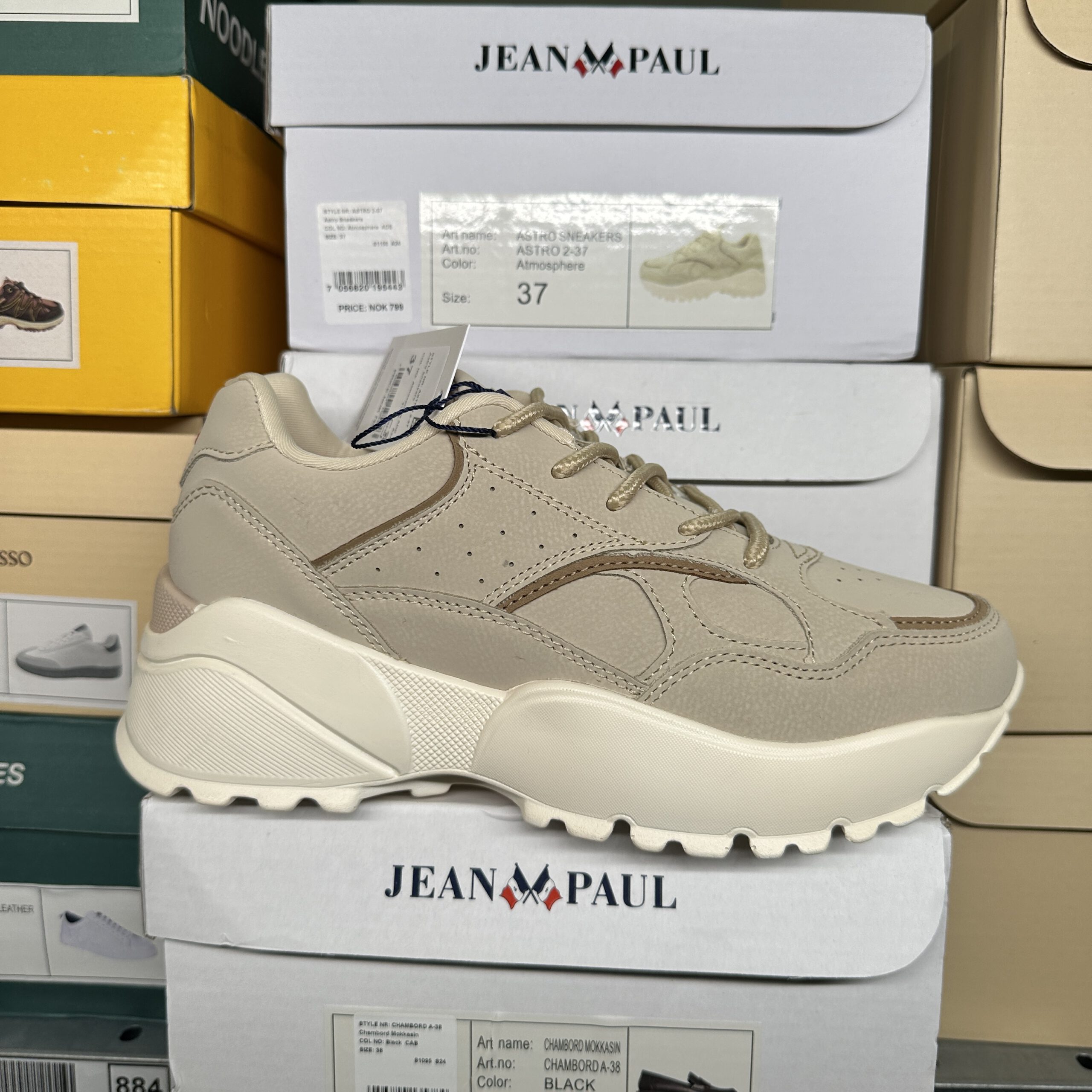 Jean Paul - Astro Sneakers Atmosphere