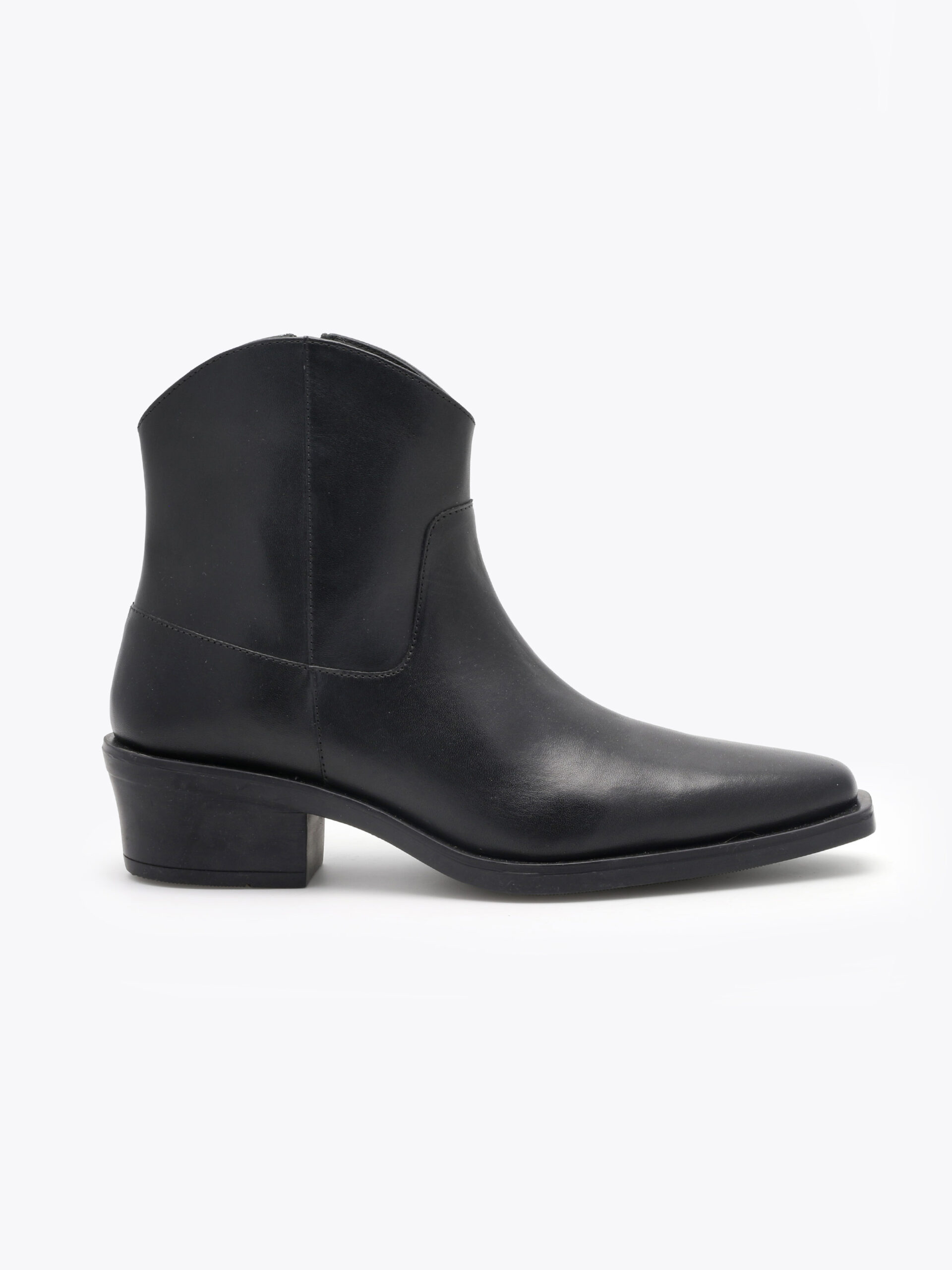 Gran Sasso Leather Black